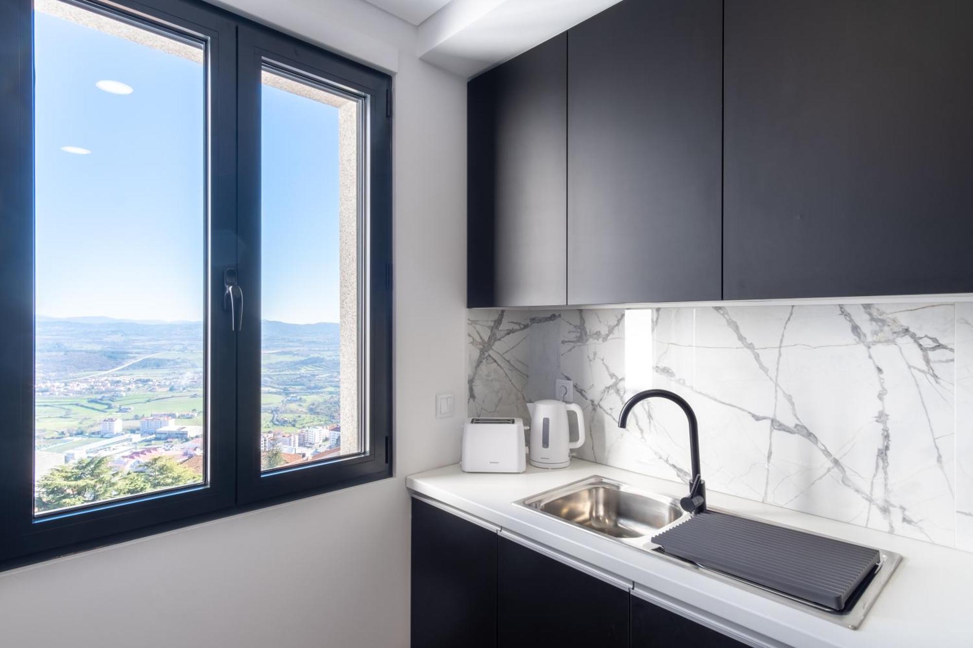 Apartamentos Do Mercado โกวิลา ภายนอก รูปภาพ