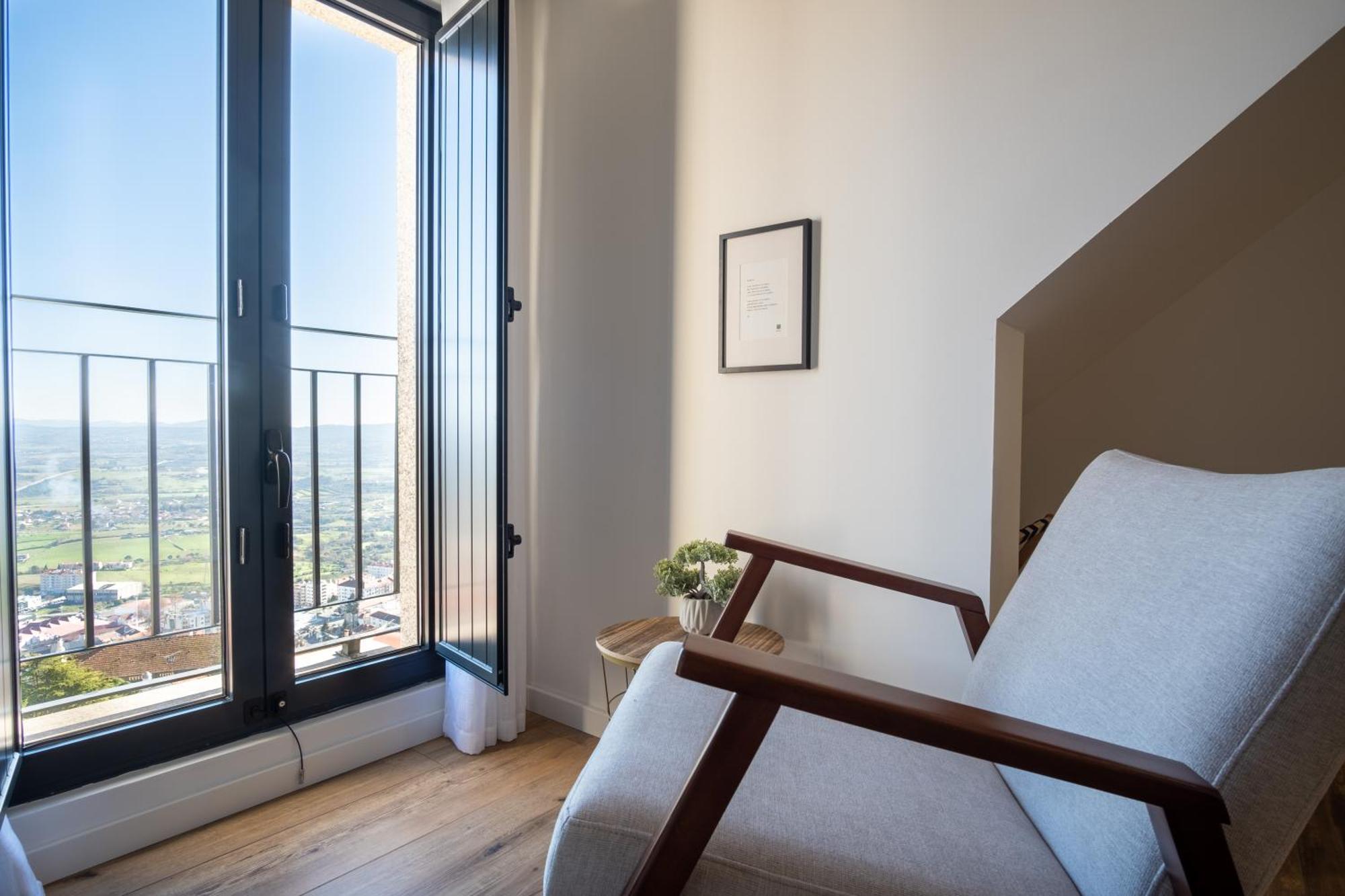 Apartamentos Do Mercado โกวิลา ภายนอก รูปภาพ
